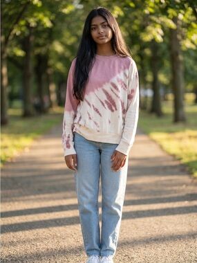 Tie-Dye Crewneck Sweatshirt in Dusty Pink and white - Women